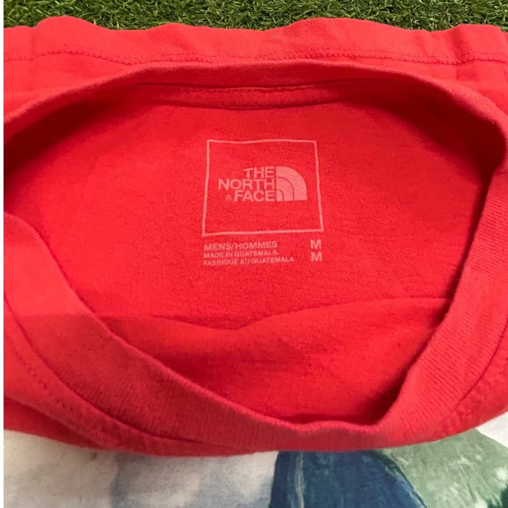 The North Face Mens Red California Bear Mountain Graphic T-Shirt Size M